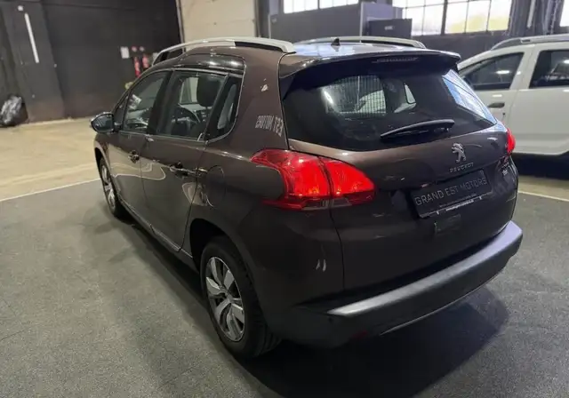 Peugeot 2008 view 9