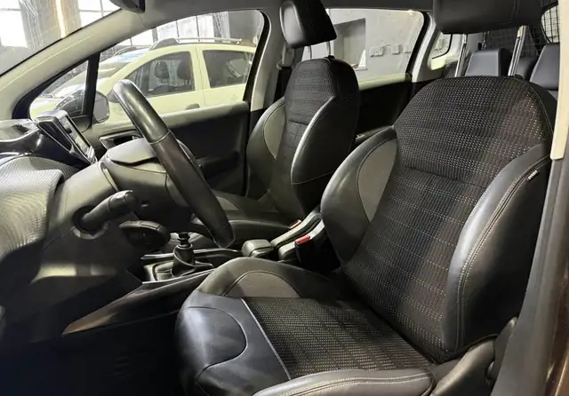 Peugeot 2008 view 15