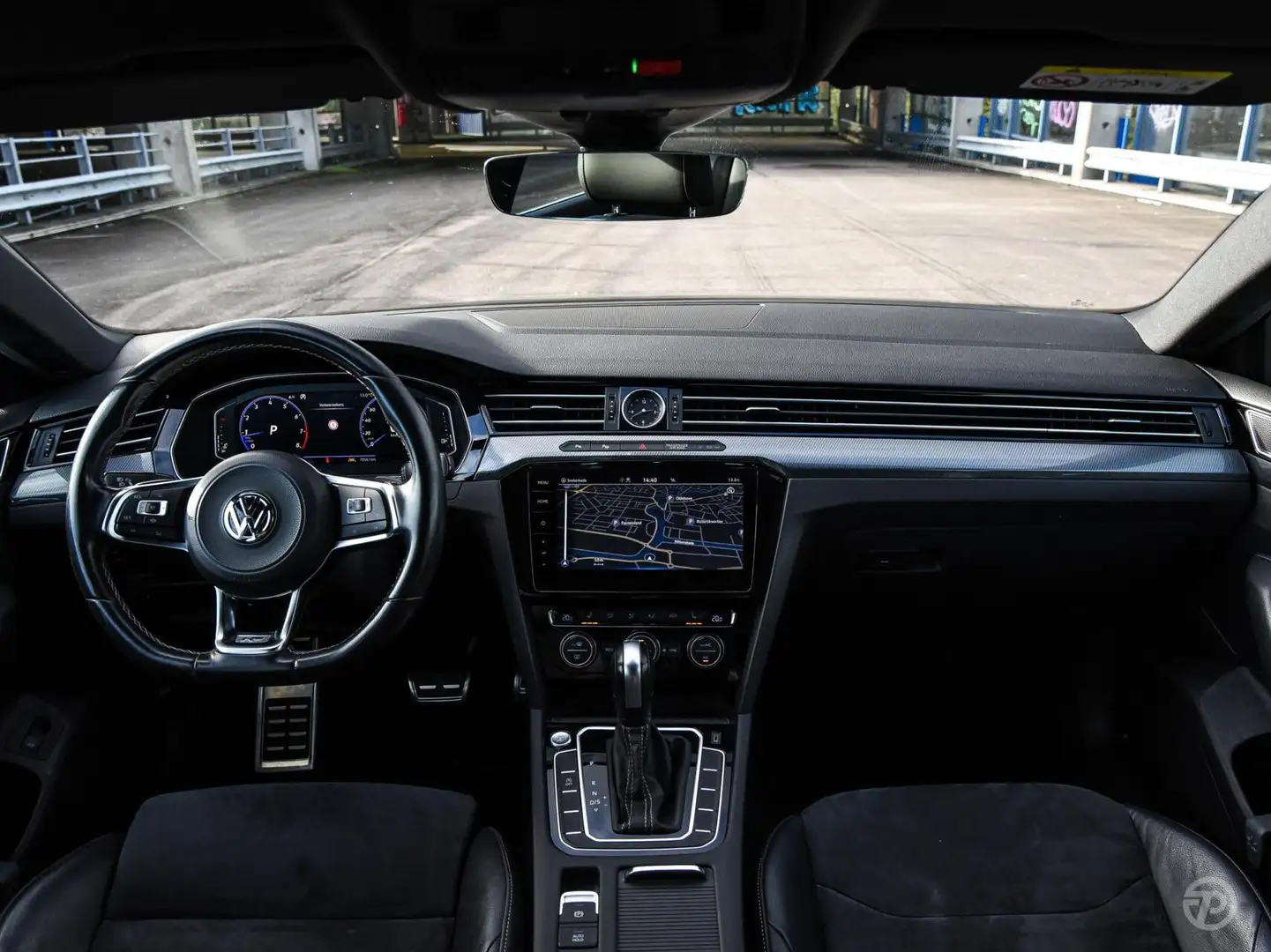 Volkswagen Arteon 2.0 TSI 190 PK DSG R-Line ACC Leder Camera Virtual Grijs - 2