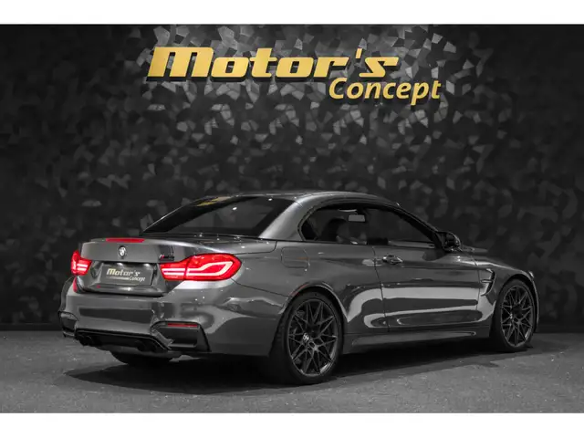 BMW M4 view 3