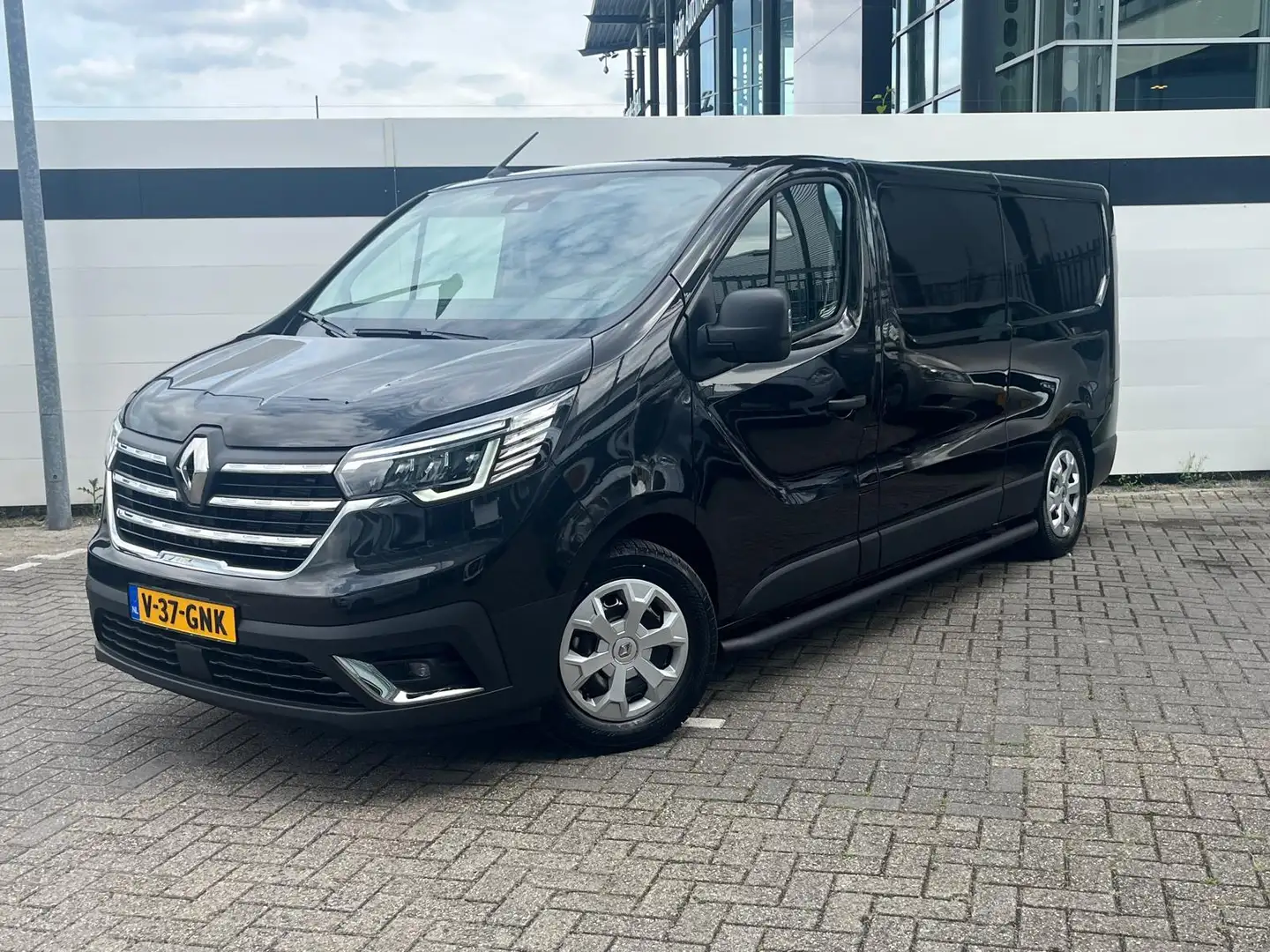 Renault Trafic 2.0 Blue dCi 130 T30 L2H1 Advance | Trekhaak | Nav Zwart - 2
