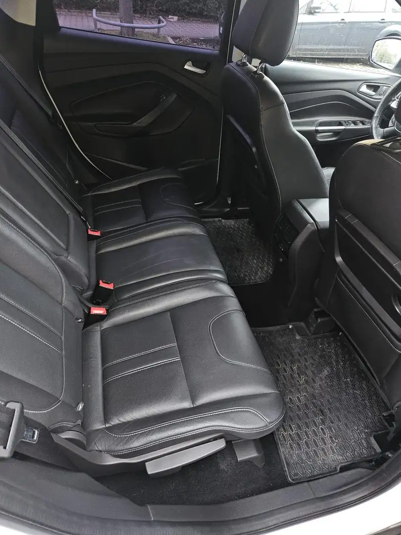 Ford Kuga 2.0 TDCi 4x4 Aut. Titanium - 2