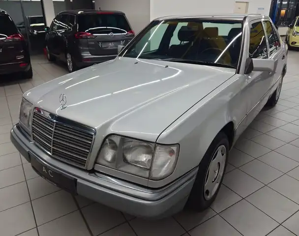 Mercedes-Benz E 220 Autmatik,Klima,SD