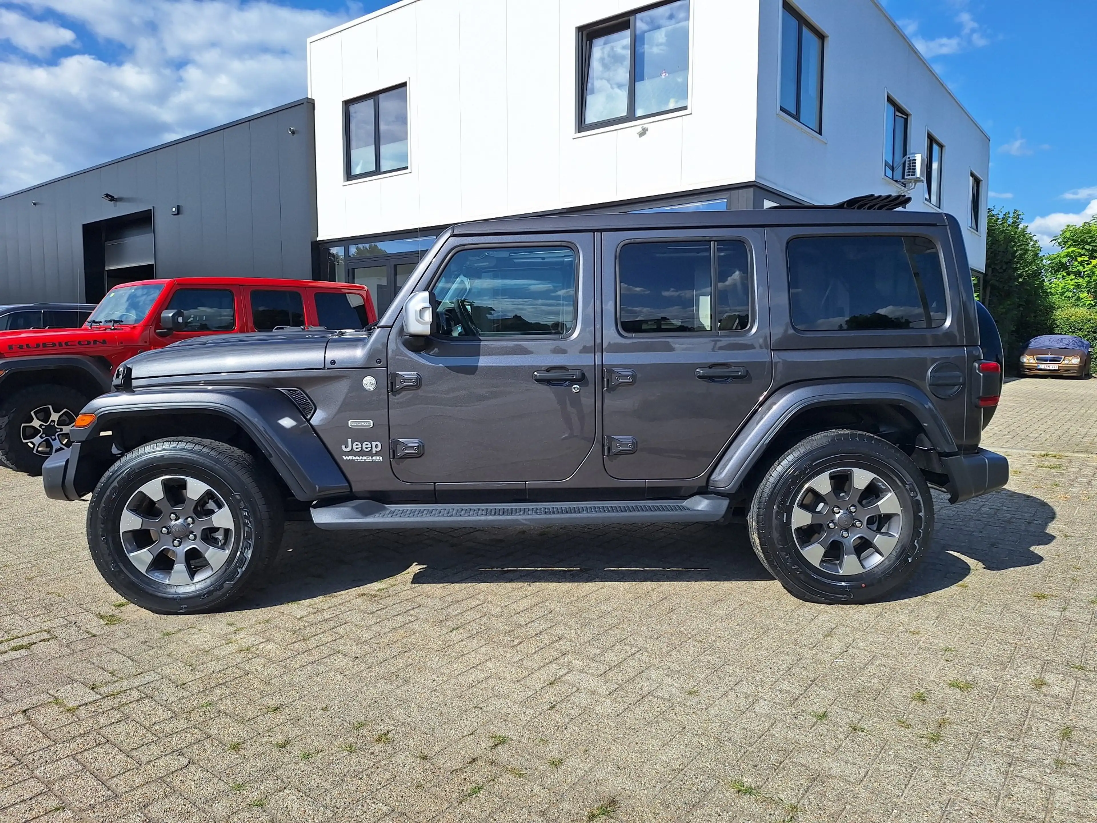 Jeep Wrangler Wrangler 2.0 Turbo Sahara Overland SKY ONE TOUCH — photo 3