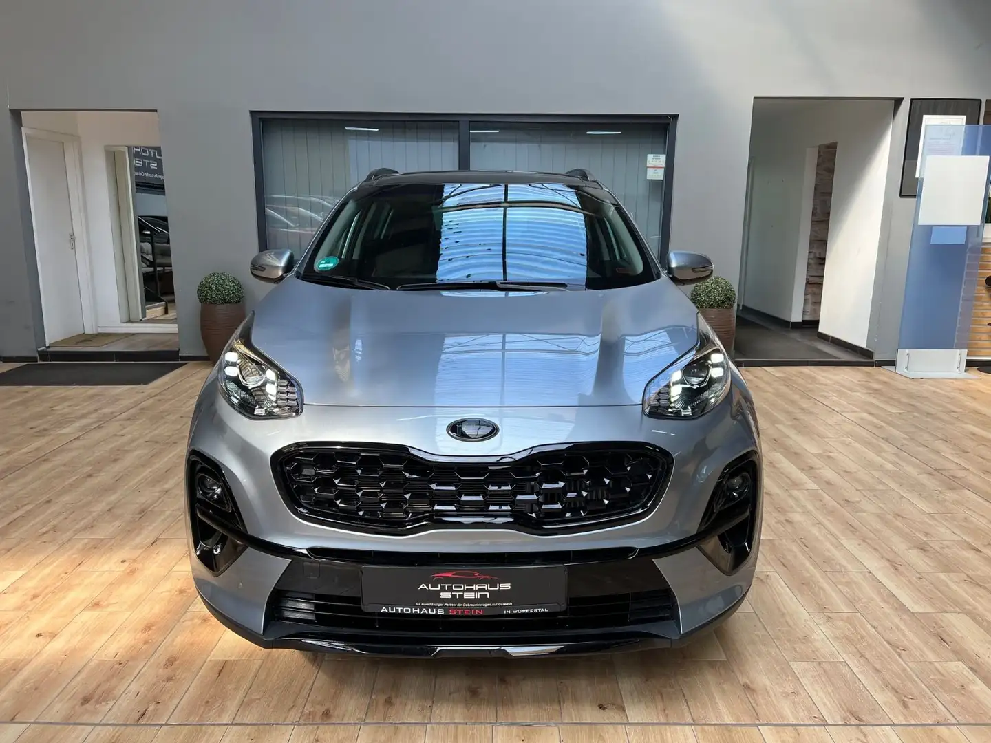 Kia Sportage Black Edition 2WD/Pano/Leder/Kamer /AHK Gris - 2
