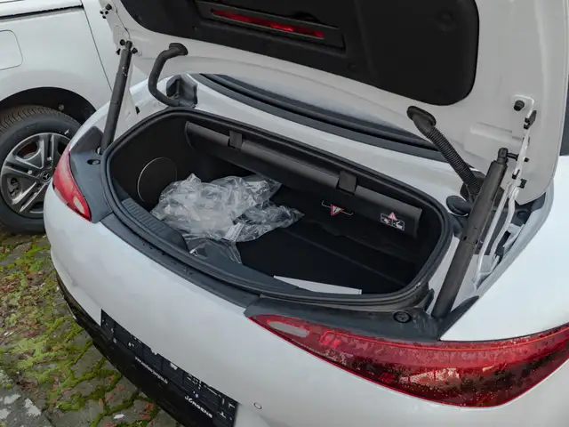 Mercedes-Benz SL view 7