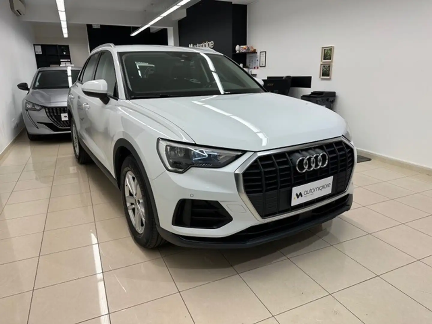 Audi Q3 35 TDI S tronic Business Bianco - 2