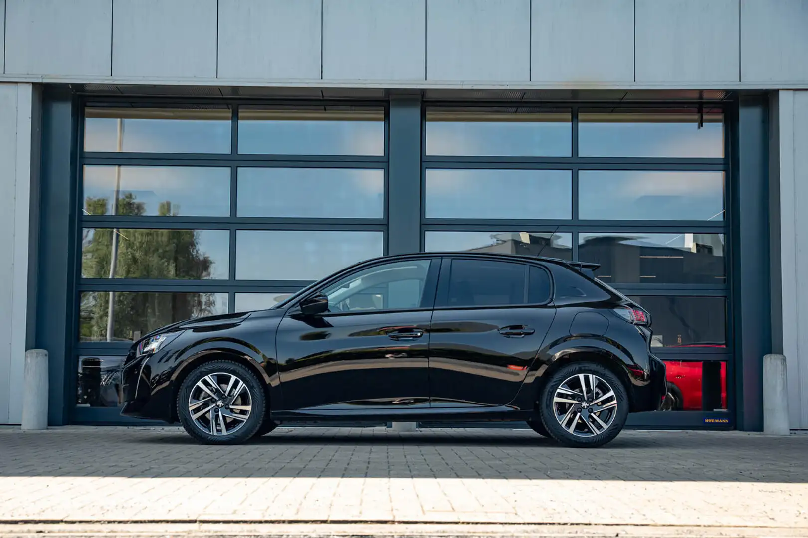 Peugeot 208 Allure | 100pk MT6 | a. Camera | Parkeersens a ... Black - 2