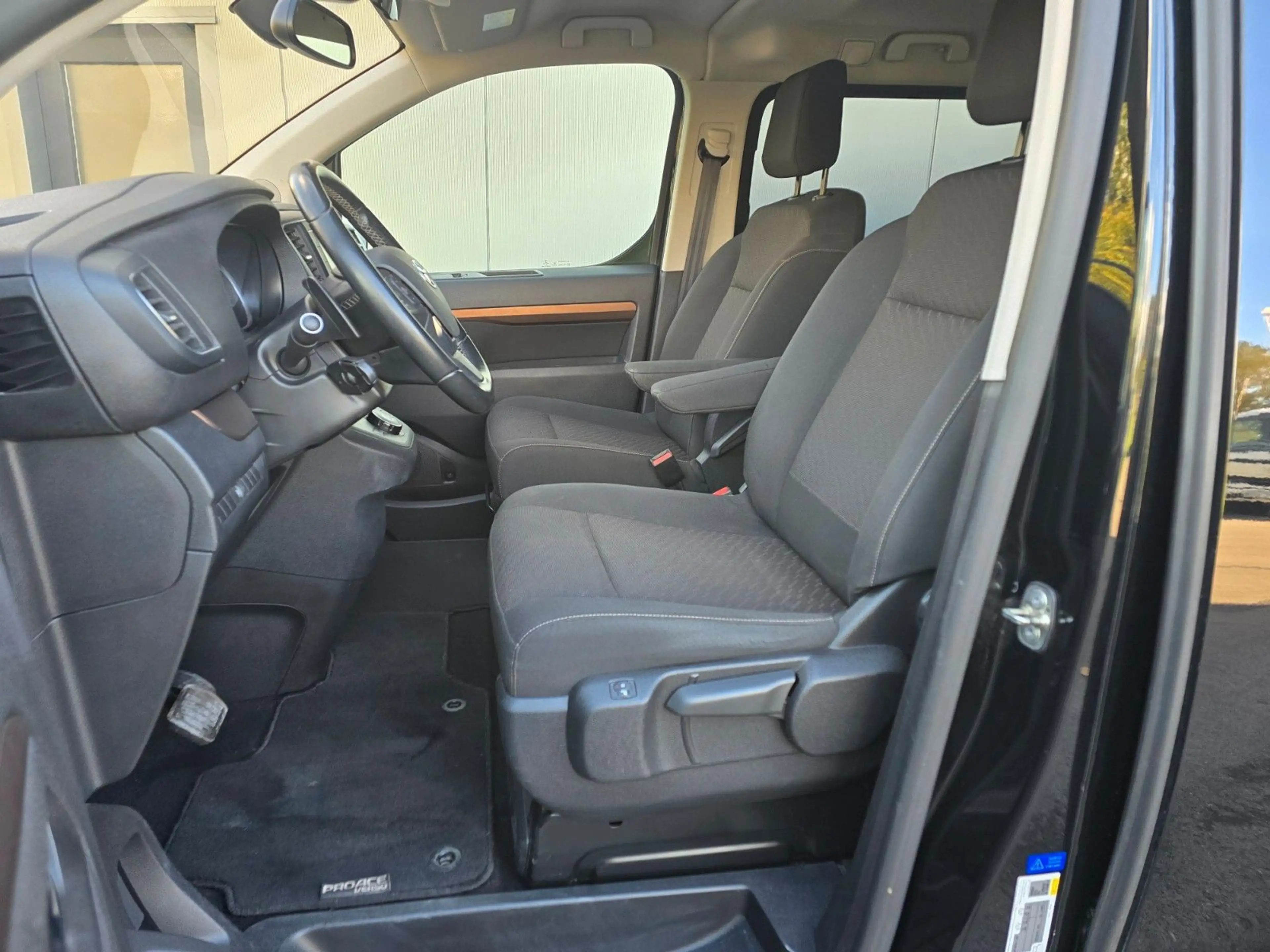 Toyota Proace Verso L1 Team Deutschland — photo 15
