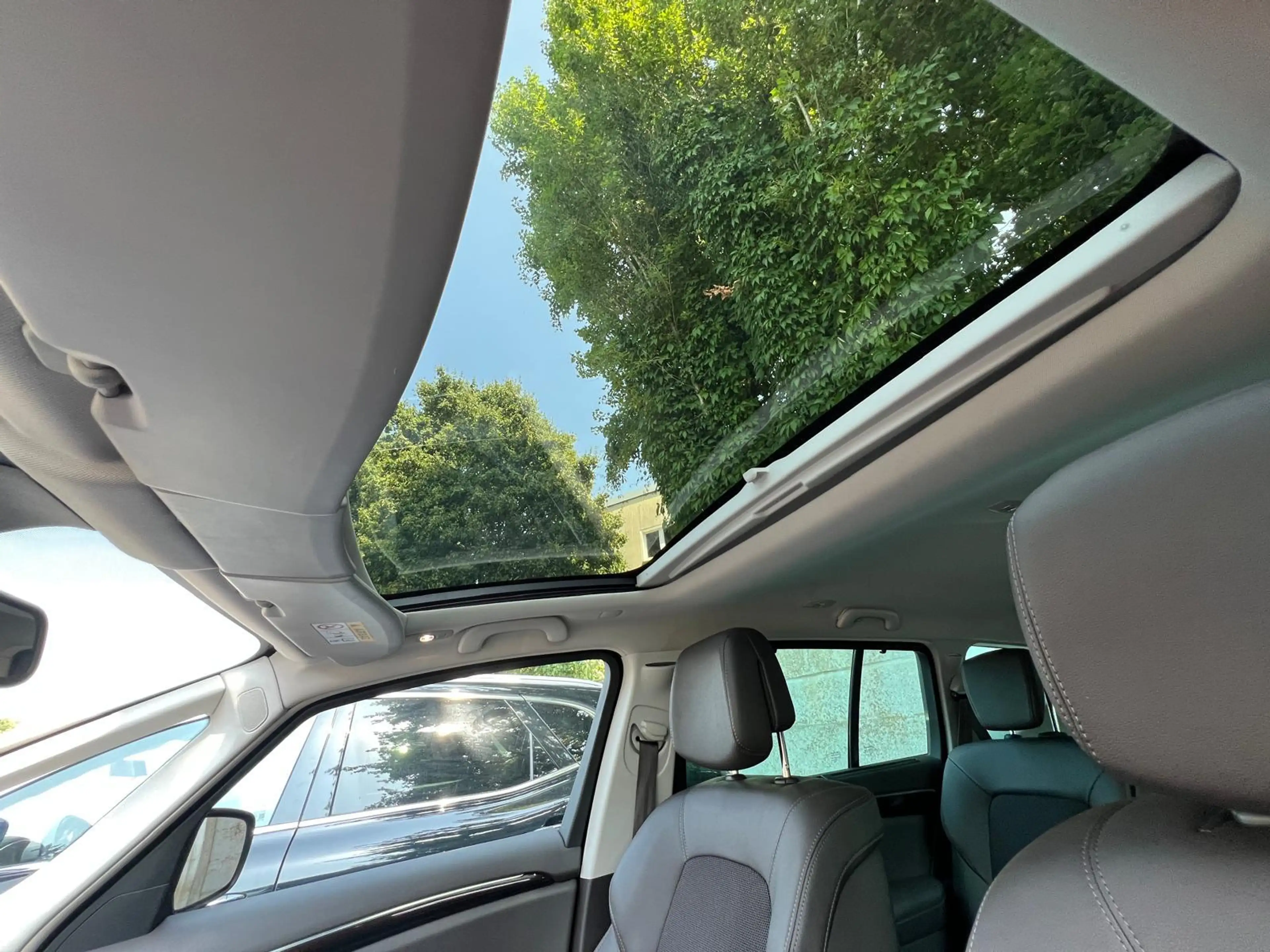 Renault Espace V Intens 1.6 dCI *Panorama*Head-up* — photo 14