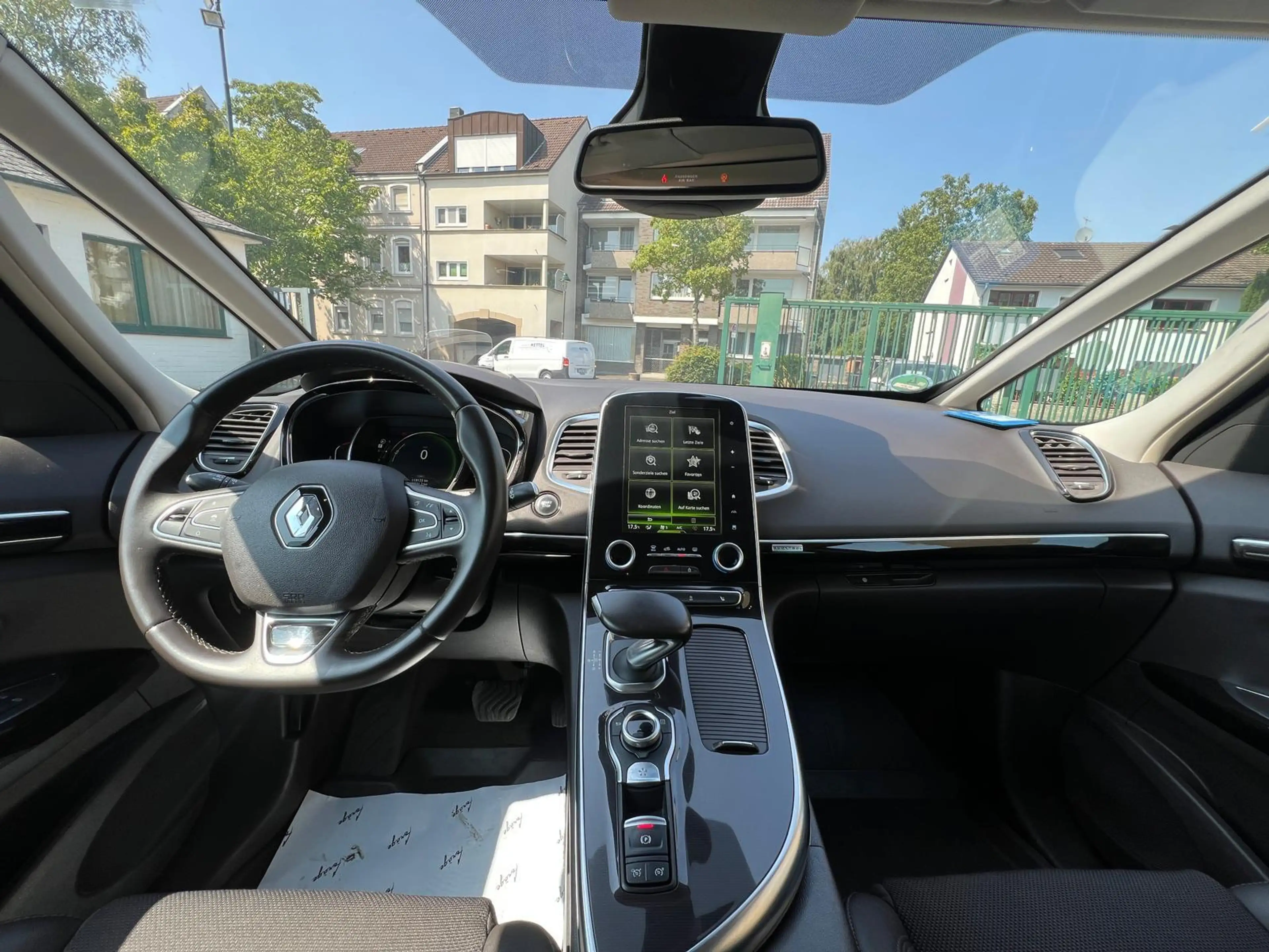 Renault Espace V Intens 1.6 dCI *Panorama*Head-up* — photo 3
