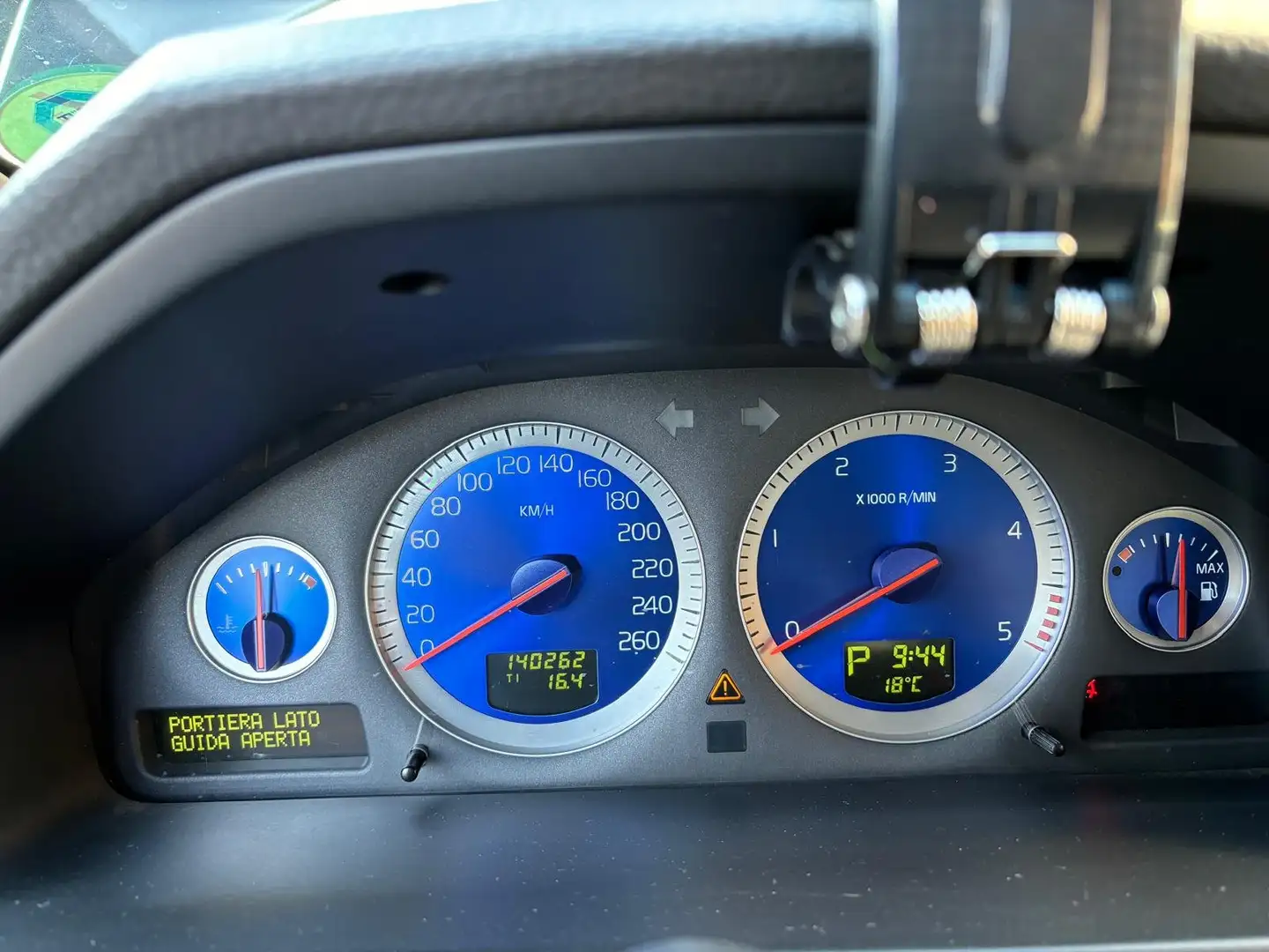 Volvo XC90 XC90 2.4 d5 R-design 185cv geartronic Czarny - 1