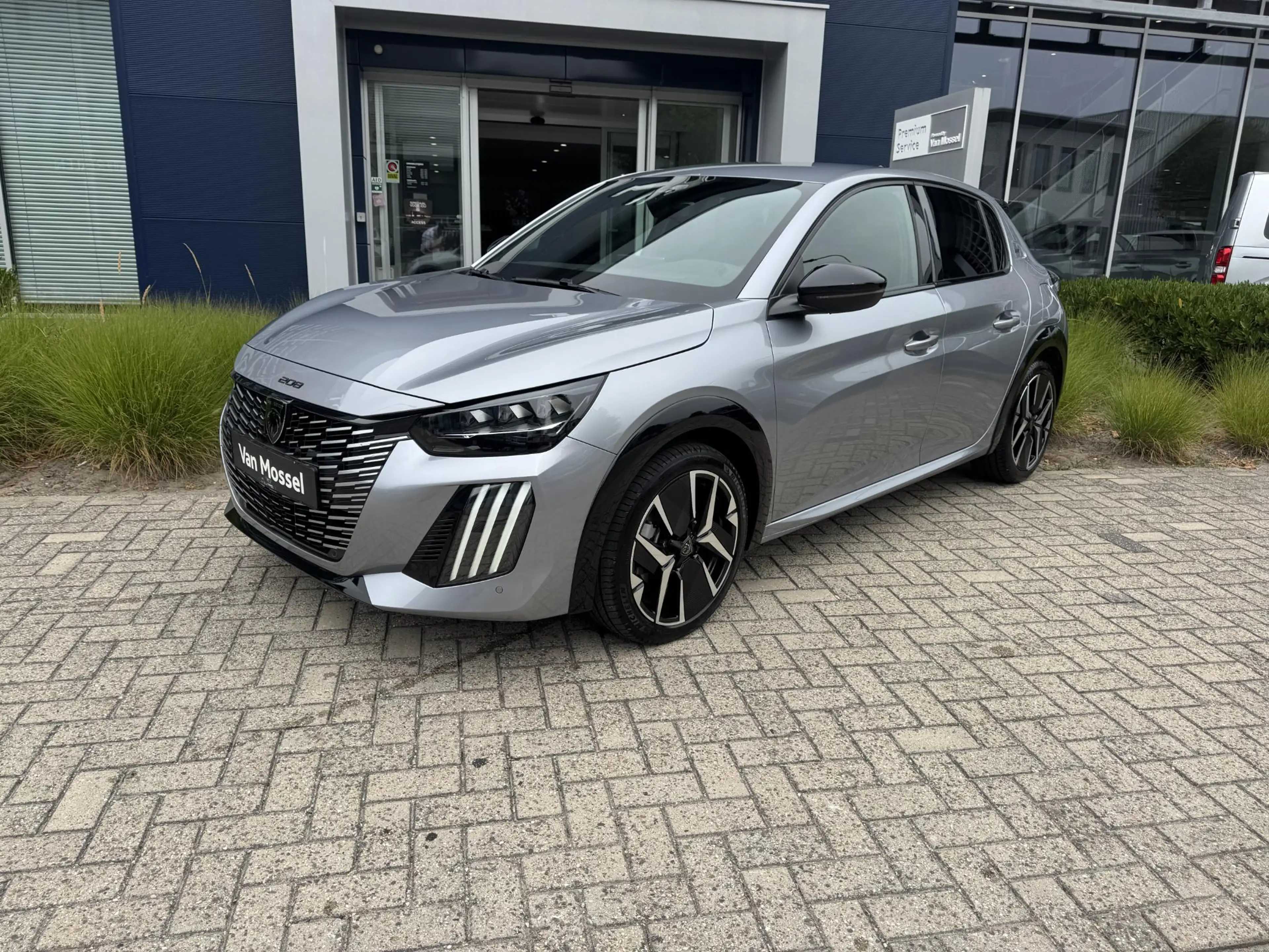 Peugeot 208 1.2 Hybrid 100 e-DCS6 GT | Camera | Cruise Control — photo 3