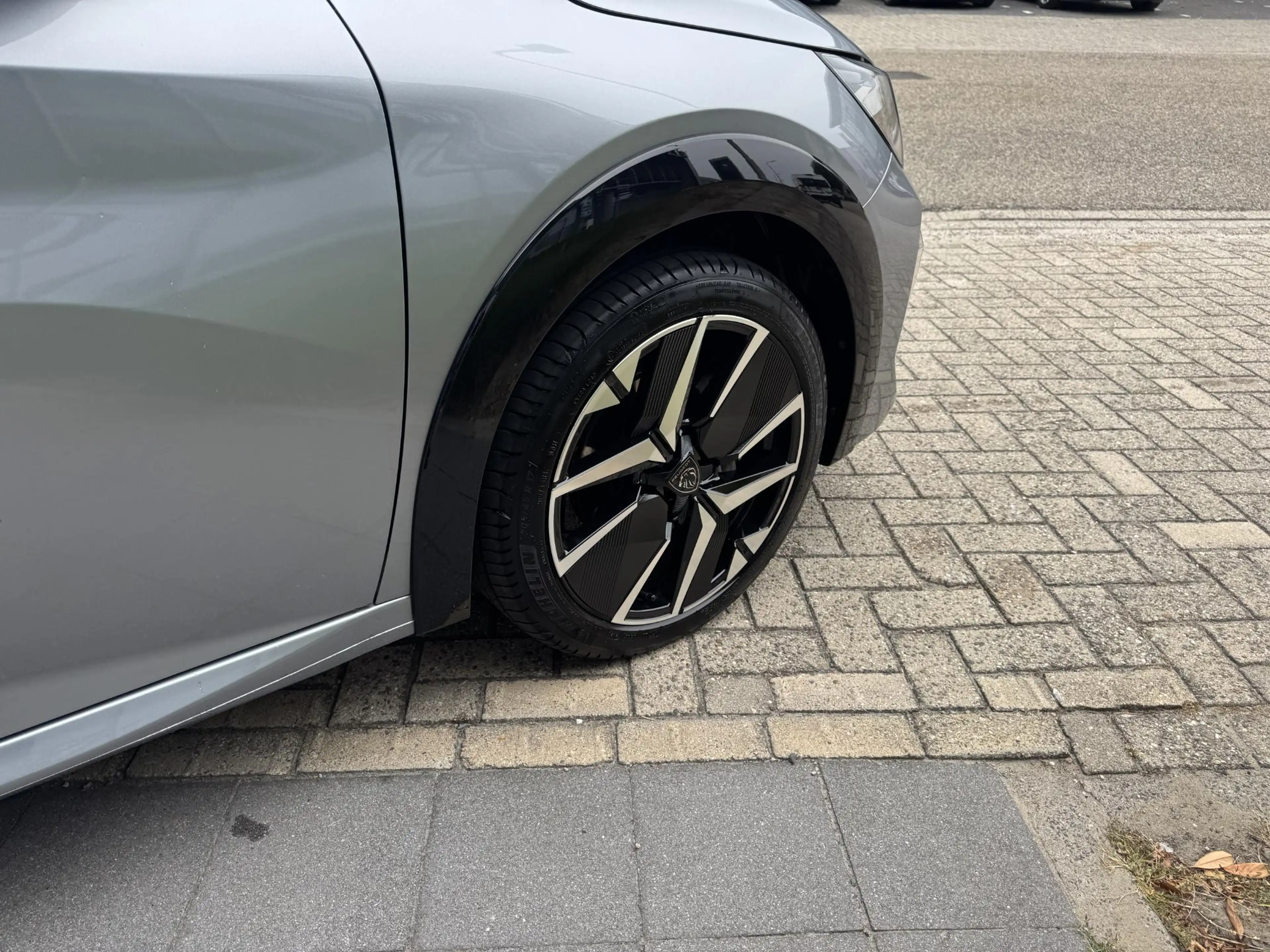Peugeot 208 1.2 Hybrid 100 e-DCS6 GT | Camera | Cruise Control — photo 15