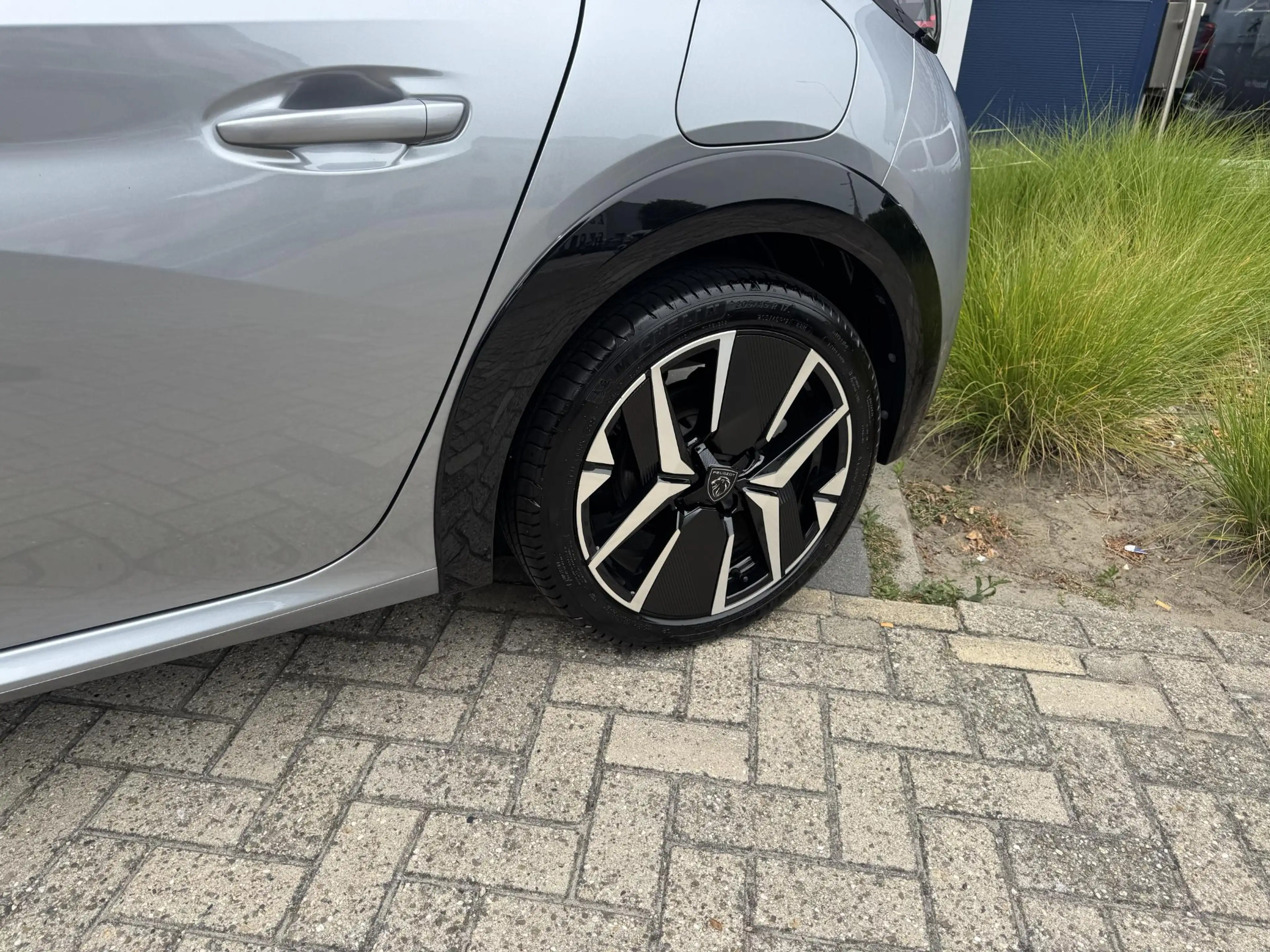 Peugeot 208 1.2 Hybrid 100 e-DCS6 GT | Camera | Cruise Control — photo 11