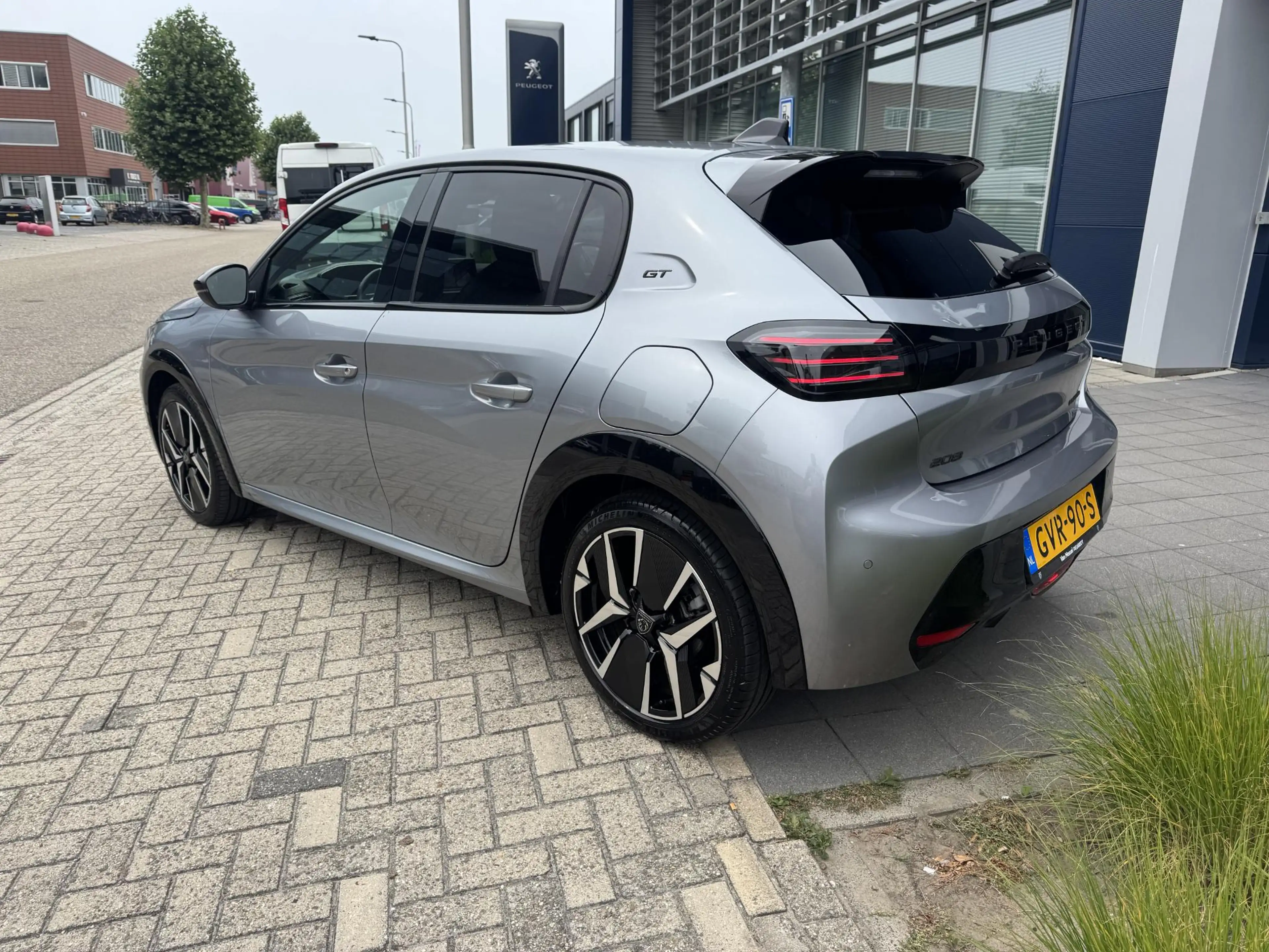 Peugeot 208 1.2 Hybrid 100 e-DCS6 GT | Camera | Cruise Control — photo 4