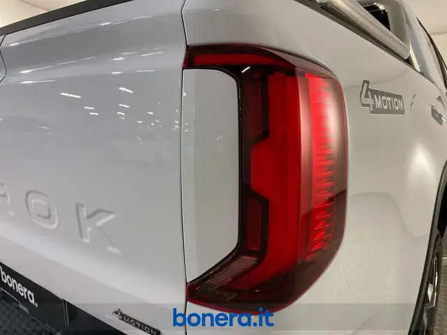 Volkswagen Amarok view 10