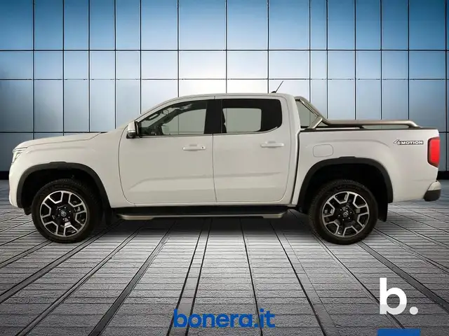 Volkswagen Amarok view 8
