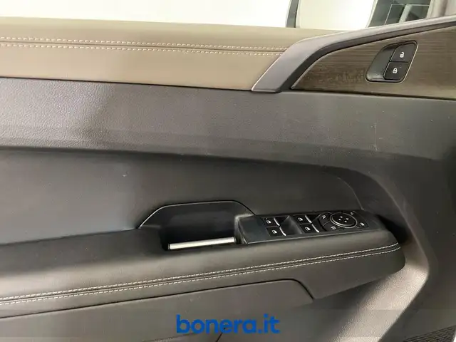 Volkswagen Amarok view 23