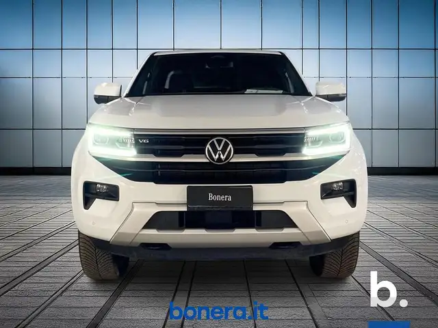 Volkswagen Amarok view 2