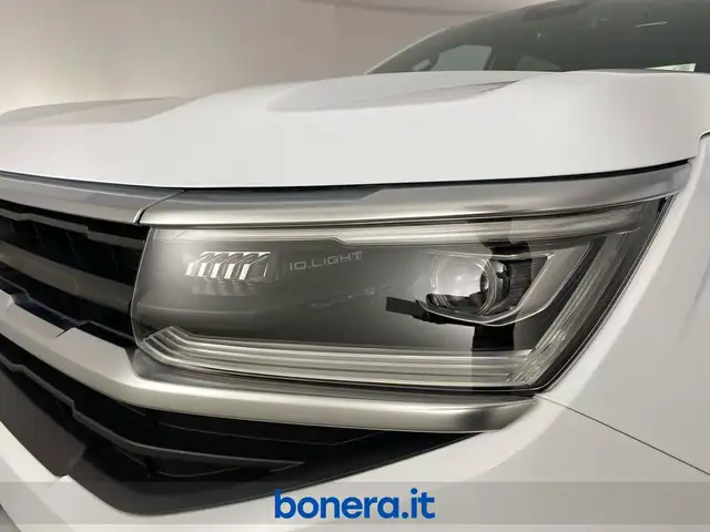 Volkswagen Amarok view 9