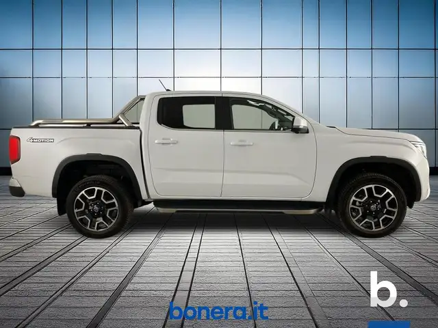 Volkswagen Amarok view 4