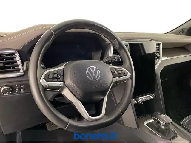 Volkswagen Amarok view 15