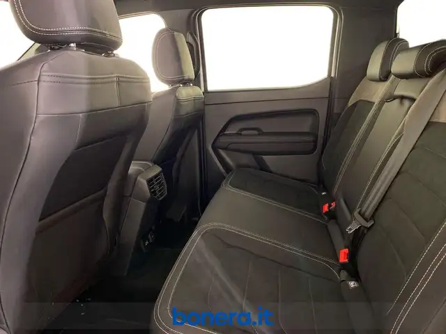 Volkswagen Amarok view 24