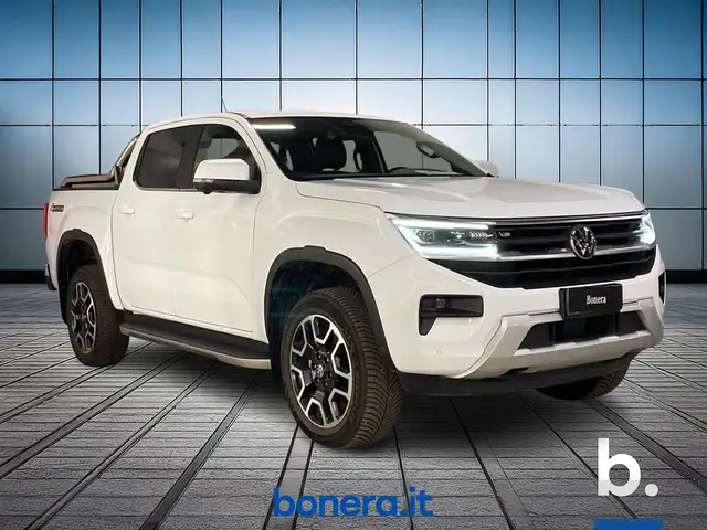 Volkswagen Amarok view 3