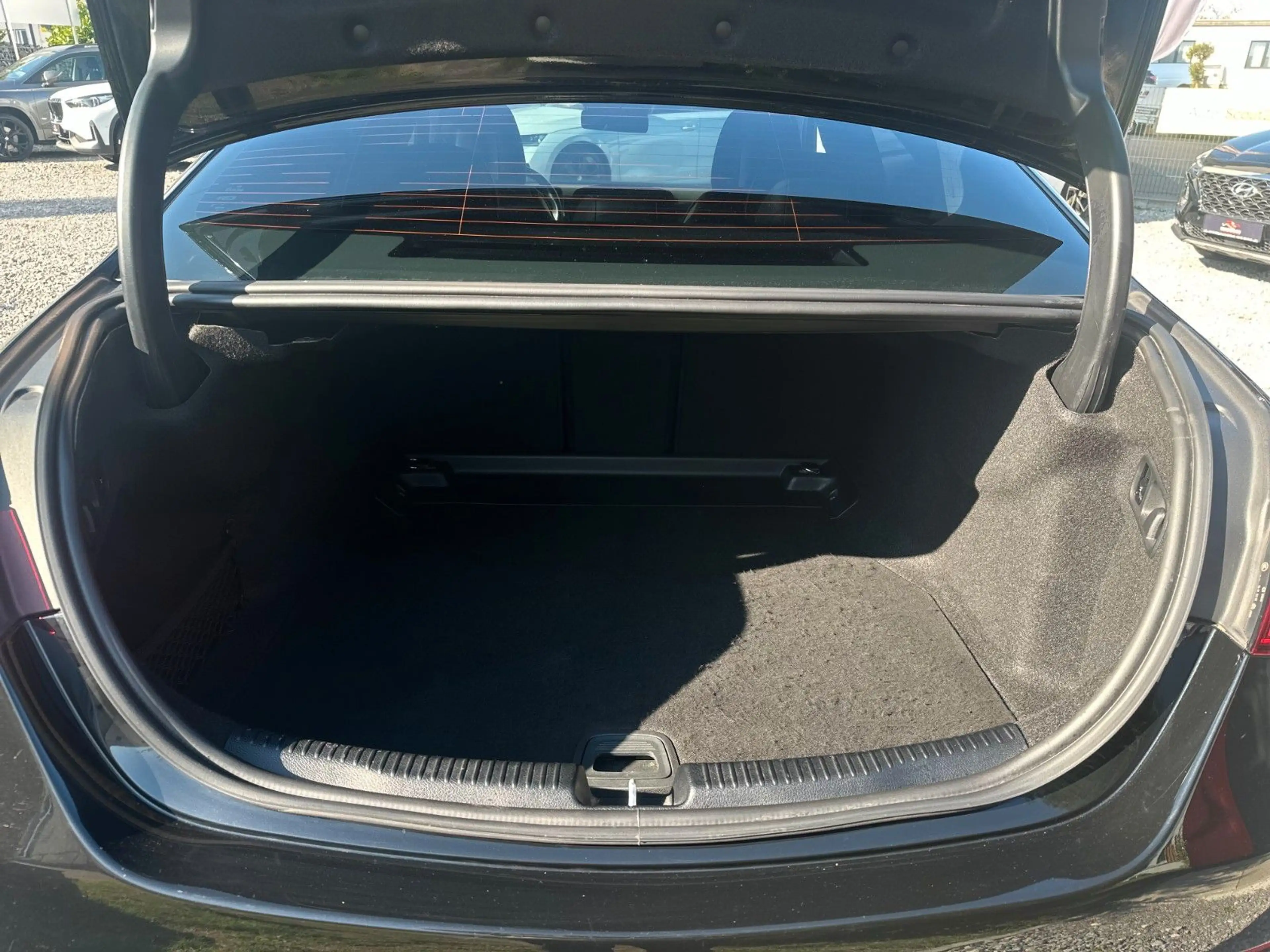 Mercedes-Benz C 220 d /Limousine/PANO/AMBIENTE/AHK/TEIL-LEDER — photo 15