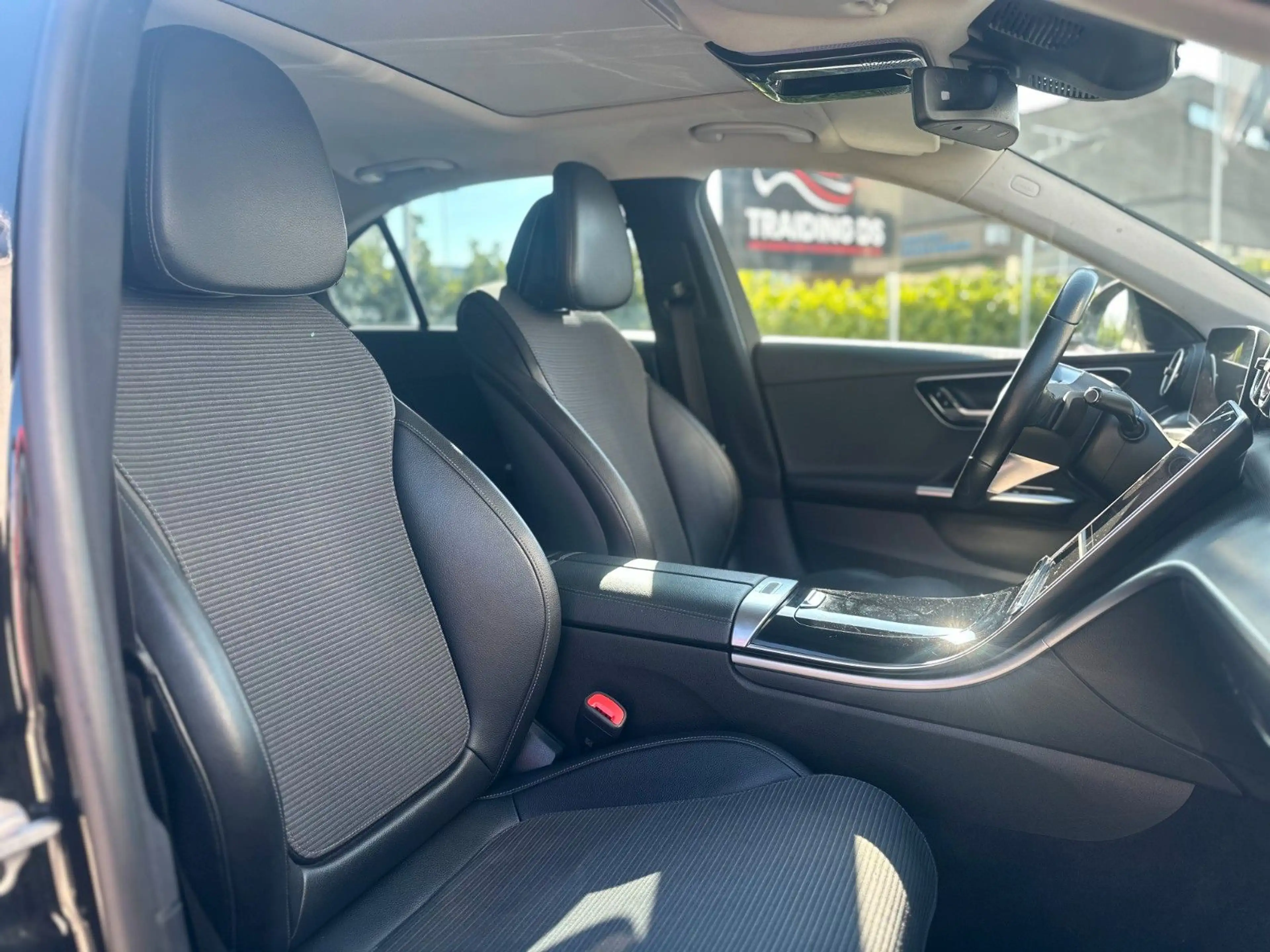 Mercedes-Benz C 220 d /Limousine/PANO/AMBIENTE/AHK/TEIL-LEDER — photo 12
