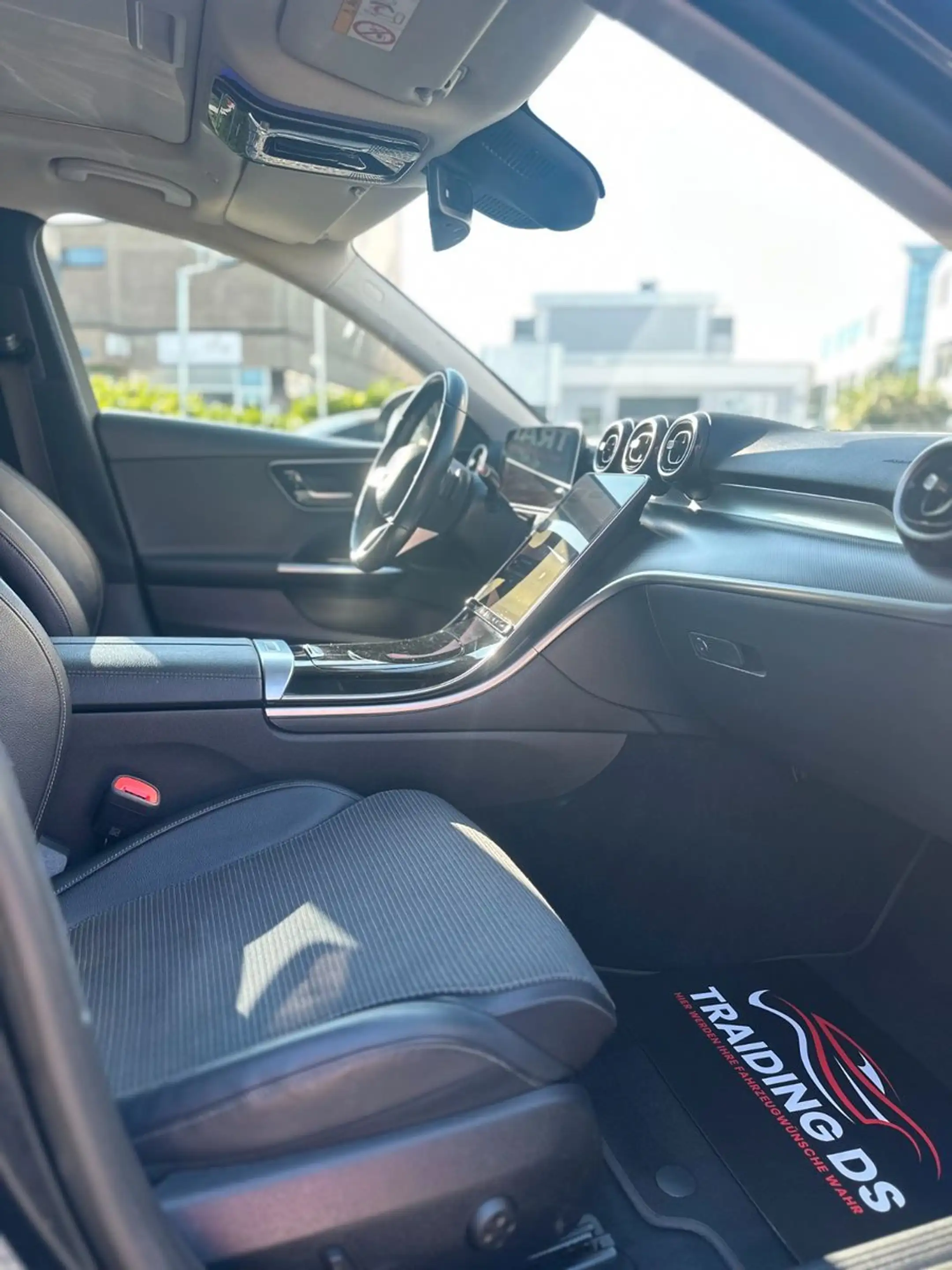 Mercedes-Benz C 220 d /Limousine/PANO/AMBIENTE/AHK/TEIL-LEDER — photo 11