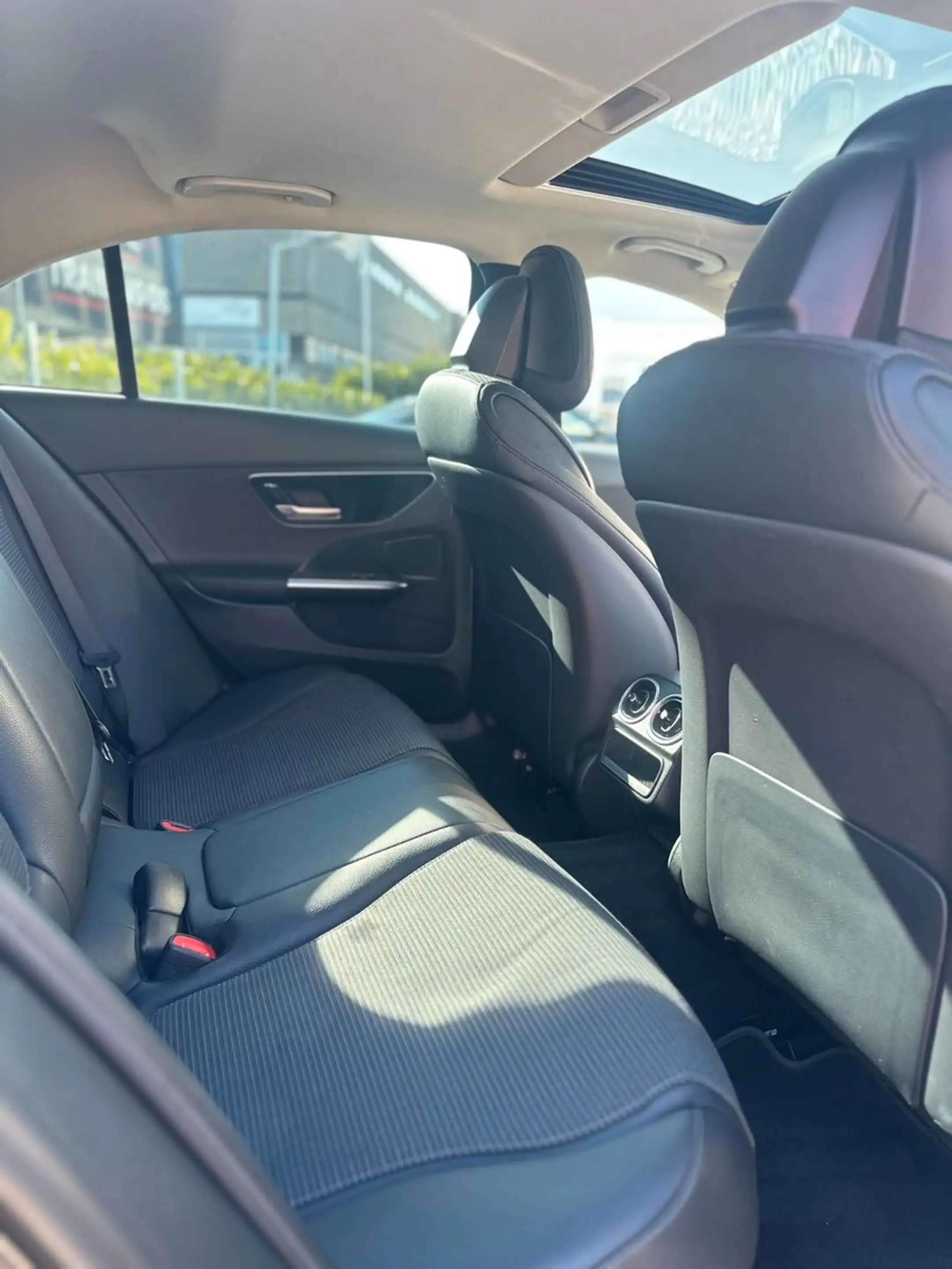 Mercedes-Benz C 220 d /Limousine/PANO/AMBIENTE/AHK/TEIL-LEDER — photo 14