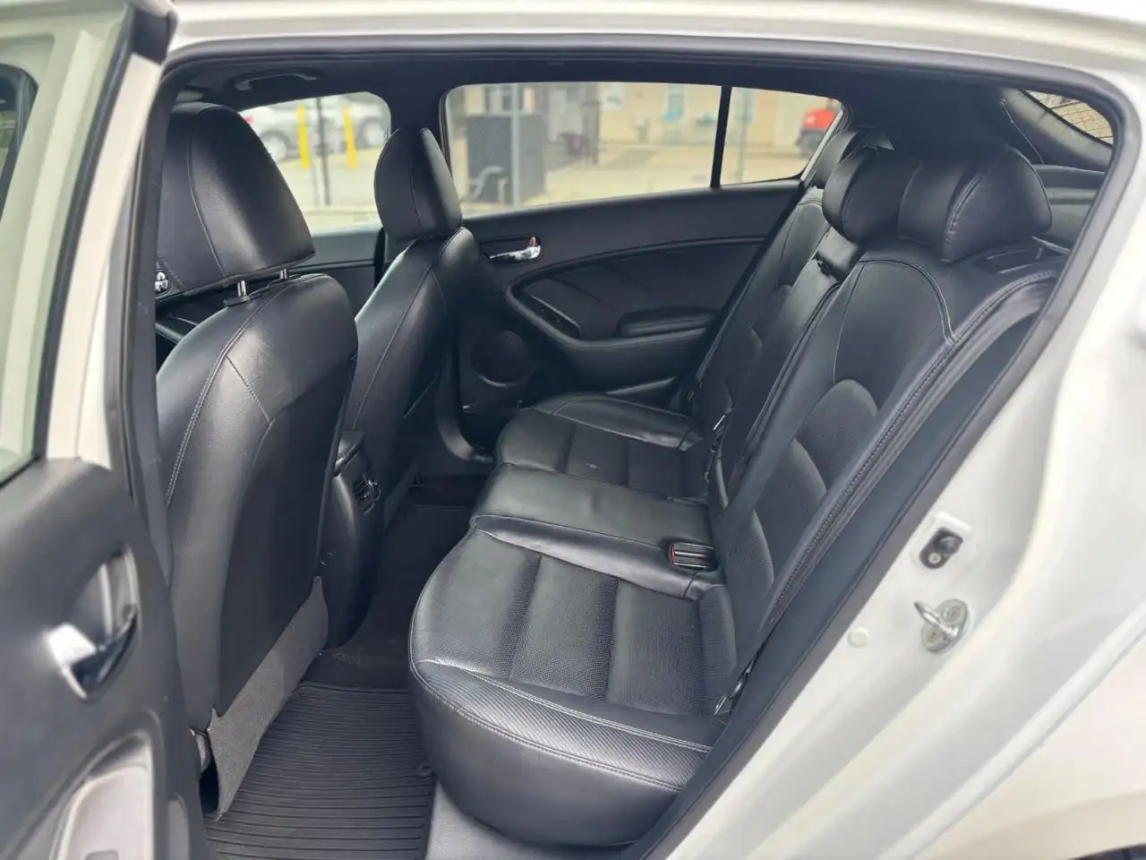 Kia Forte снимка Kia Forte