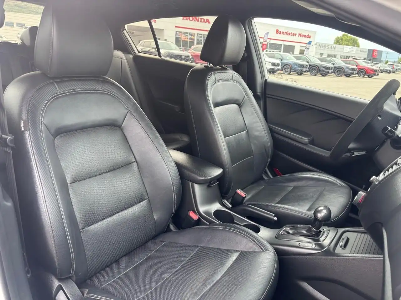 Kia Forte снимка Kia Forte