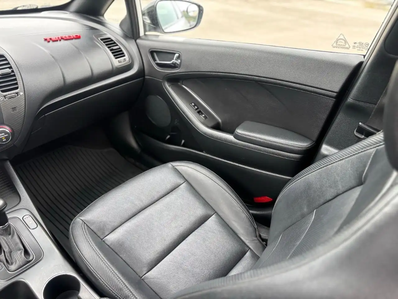 Kia Forte снимка Kia Forte