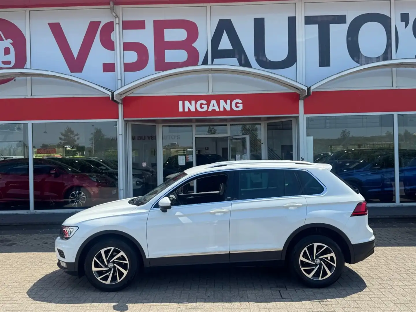 Volkswagen Tiguan 1.4 TSI SOUND LED NAVI CAMERA CARPLAY AIRCO LMV PD Wit - 2