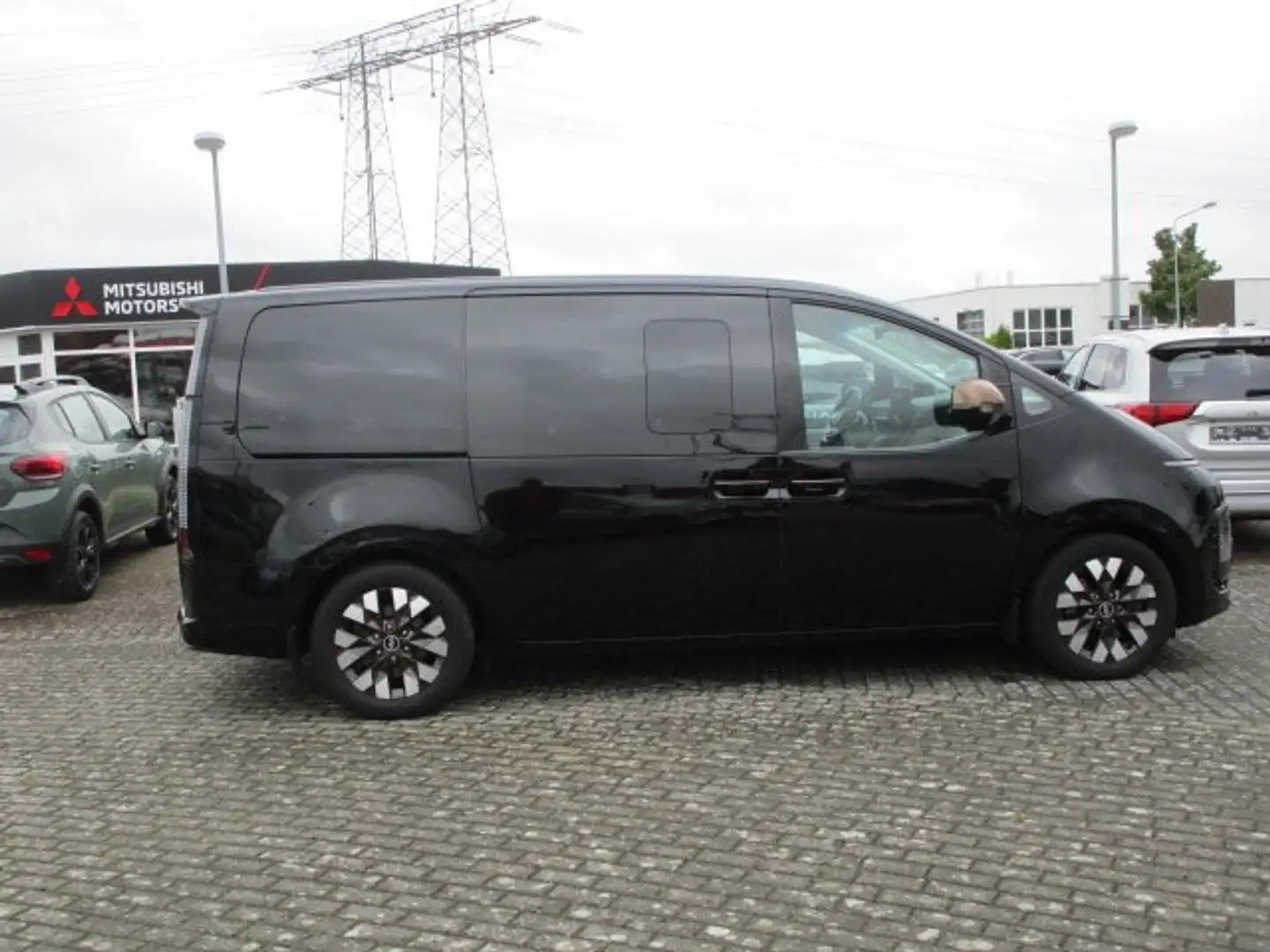 Hyundai STARIA Signature + Panoramadach + AHK abnehmbar Negru - 1