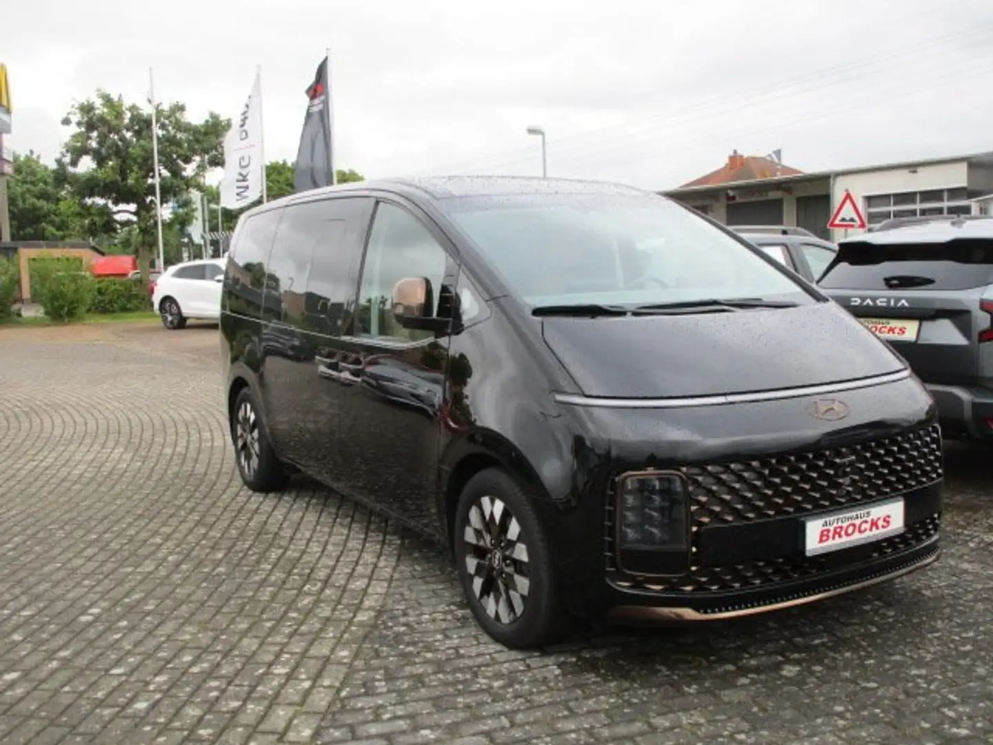 Hyundai STARIA Signature + Panoramadach + AHK abnehmbar Negru - 2