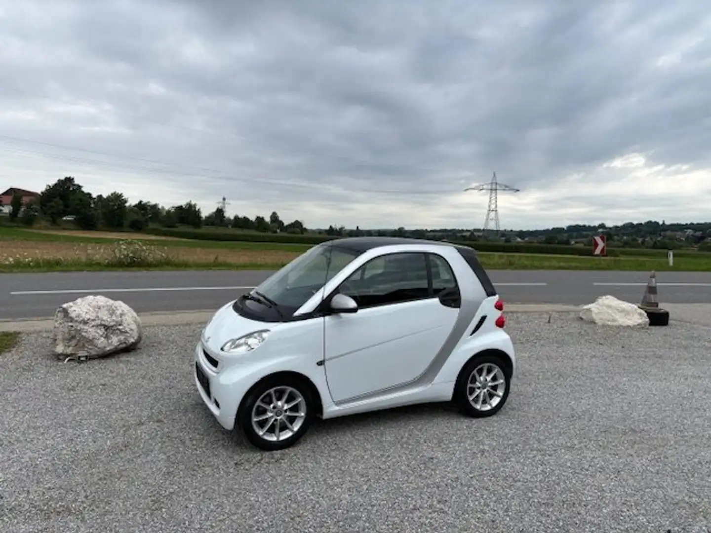smart forTwo smart fortwo micro hybrid passion Weiß - 2