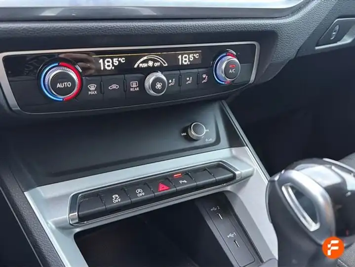 Audi Q3 2021, foto 24