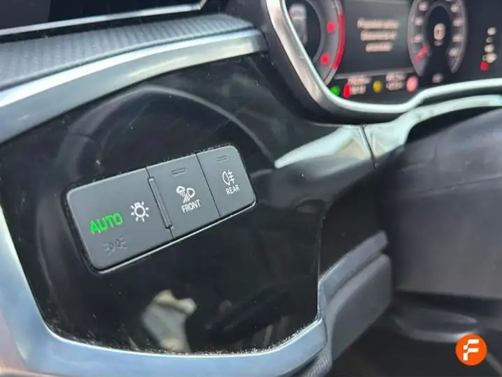 Audi Q3 2021, foto 22