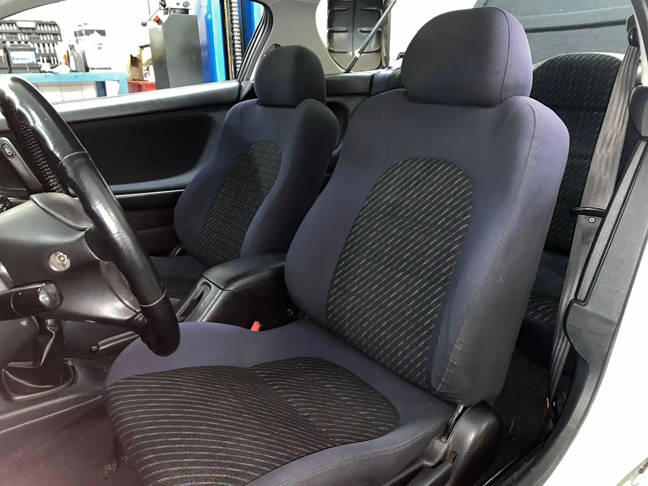 Mazda MX-3 1.6, foto 11