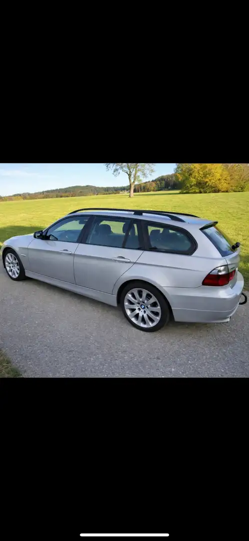 BMW 318 318d Touring Österreich-Paket - 1