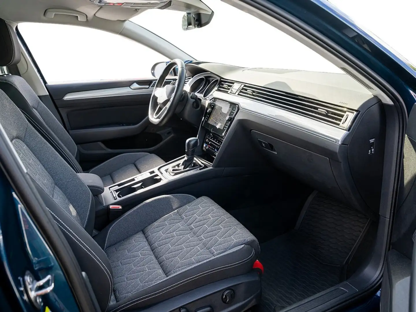 Volkswagen Passat Variant 2.0 TDI Business R-LINE DSG AH Blau - 2