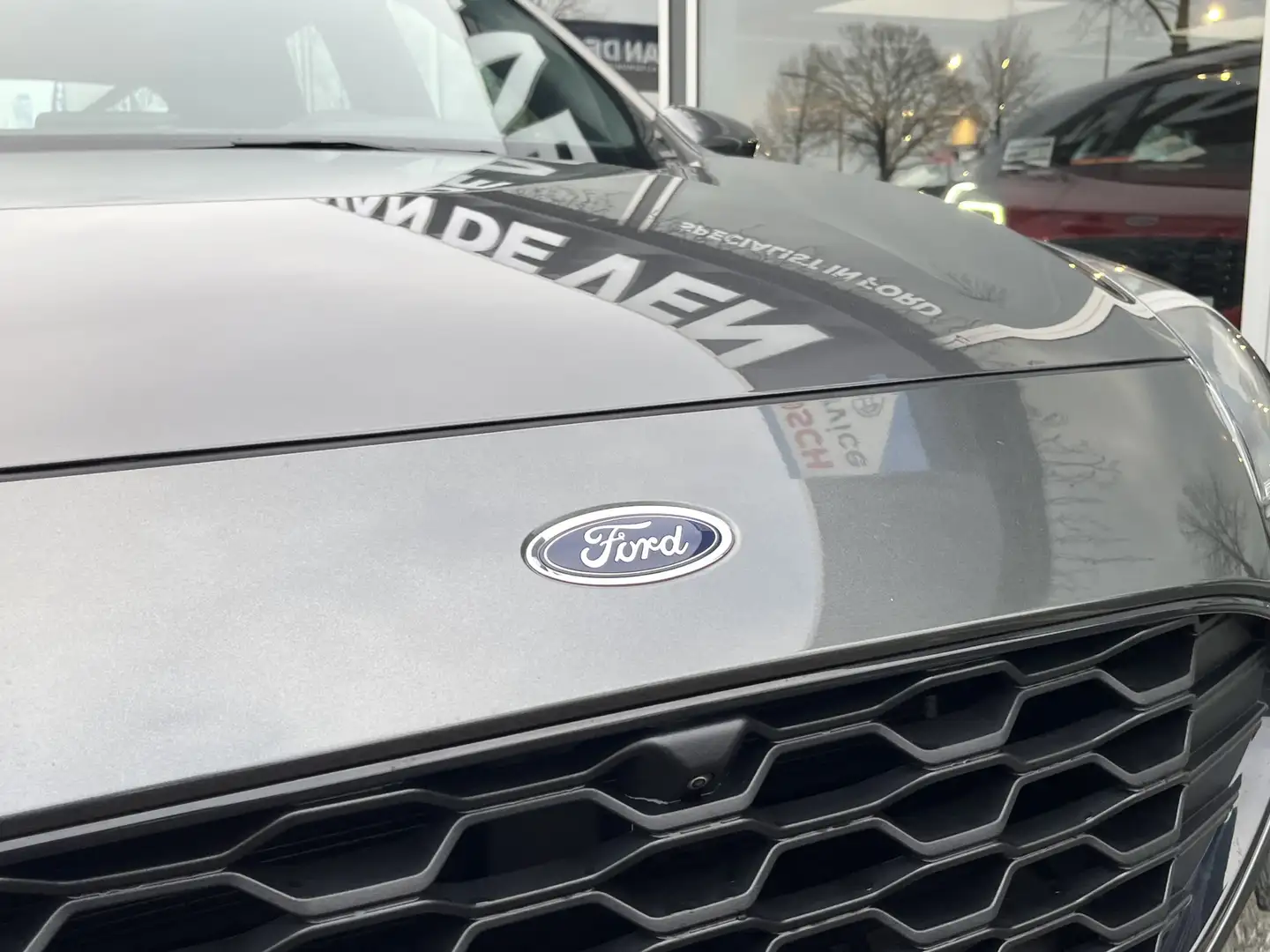 Ford Kuga 2.5 PHEV ST-Line 225pk/165kW e-CVT Automaat | In m Grau - 2