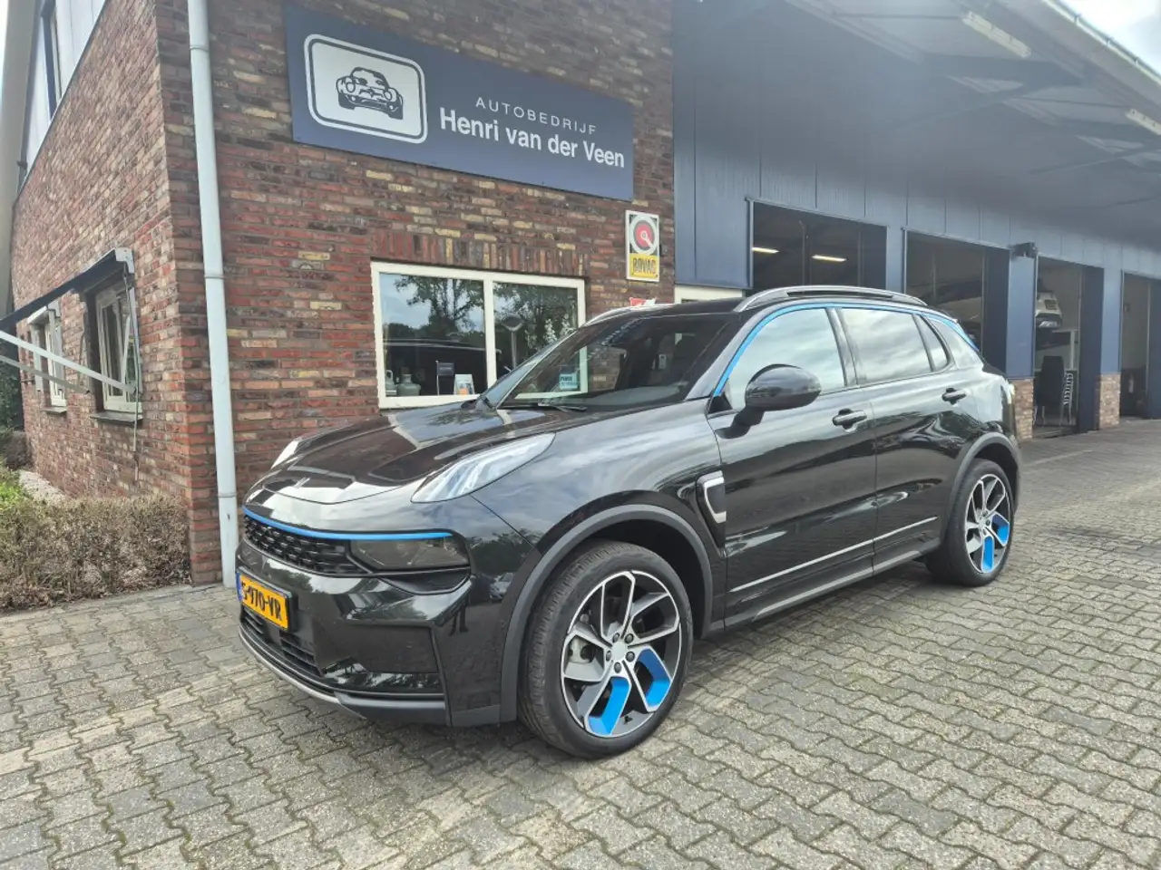 Lynk & Co 01