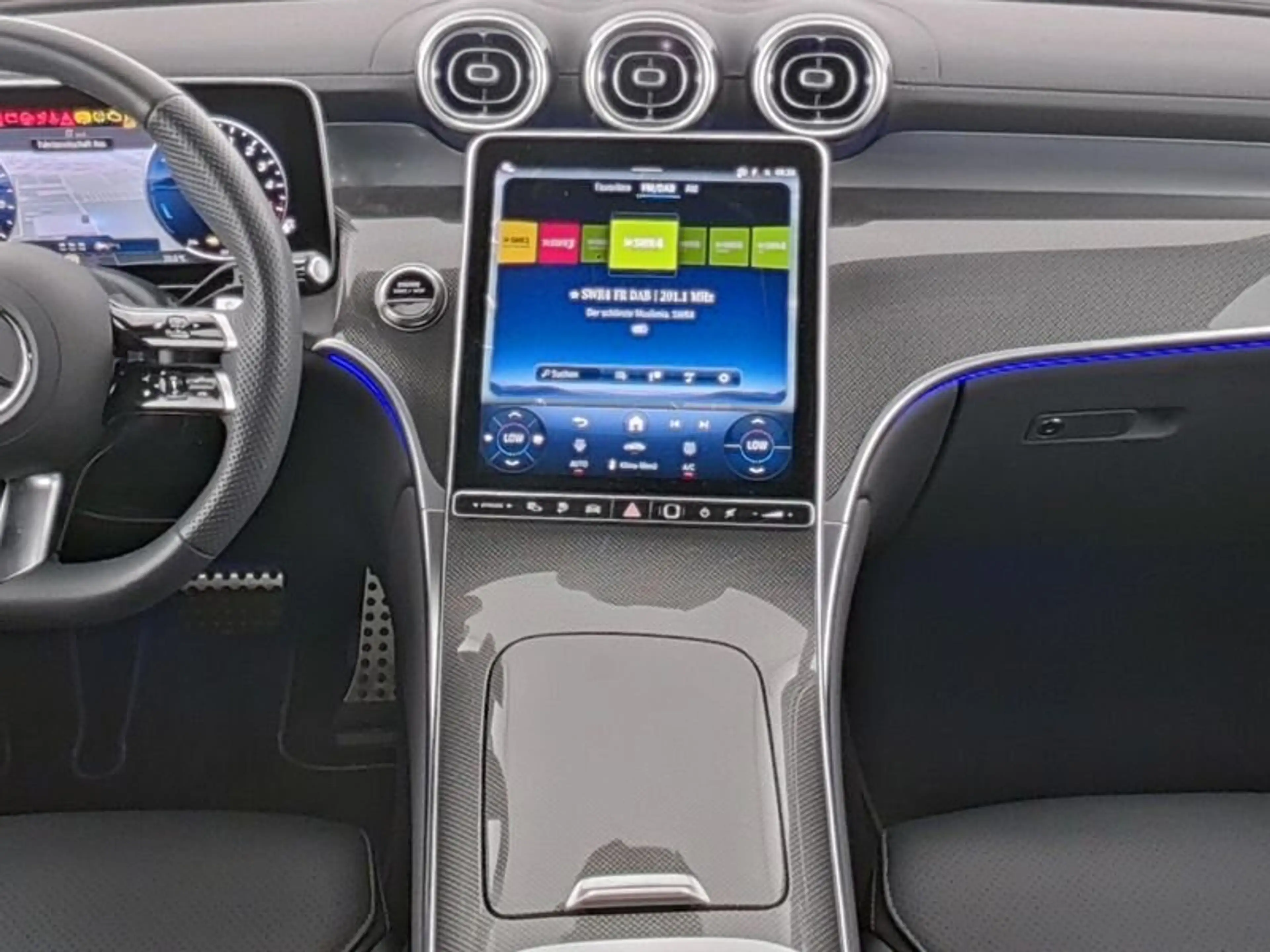 Mercedes-Benz GLC 300 GLC 300 de 4M AMG Line Night Pano Burmester AHK — photo 4