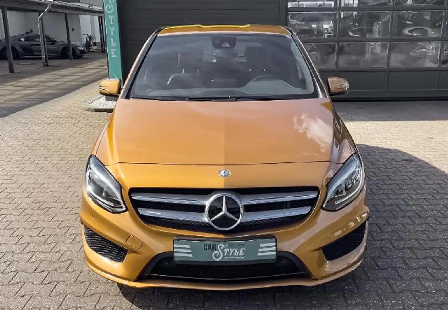 Mercedes-Benz B 200 d AMG Line 4Matic NAVI SHZ RFK Oro - 2