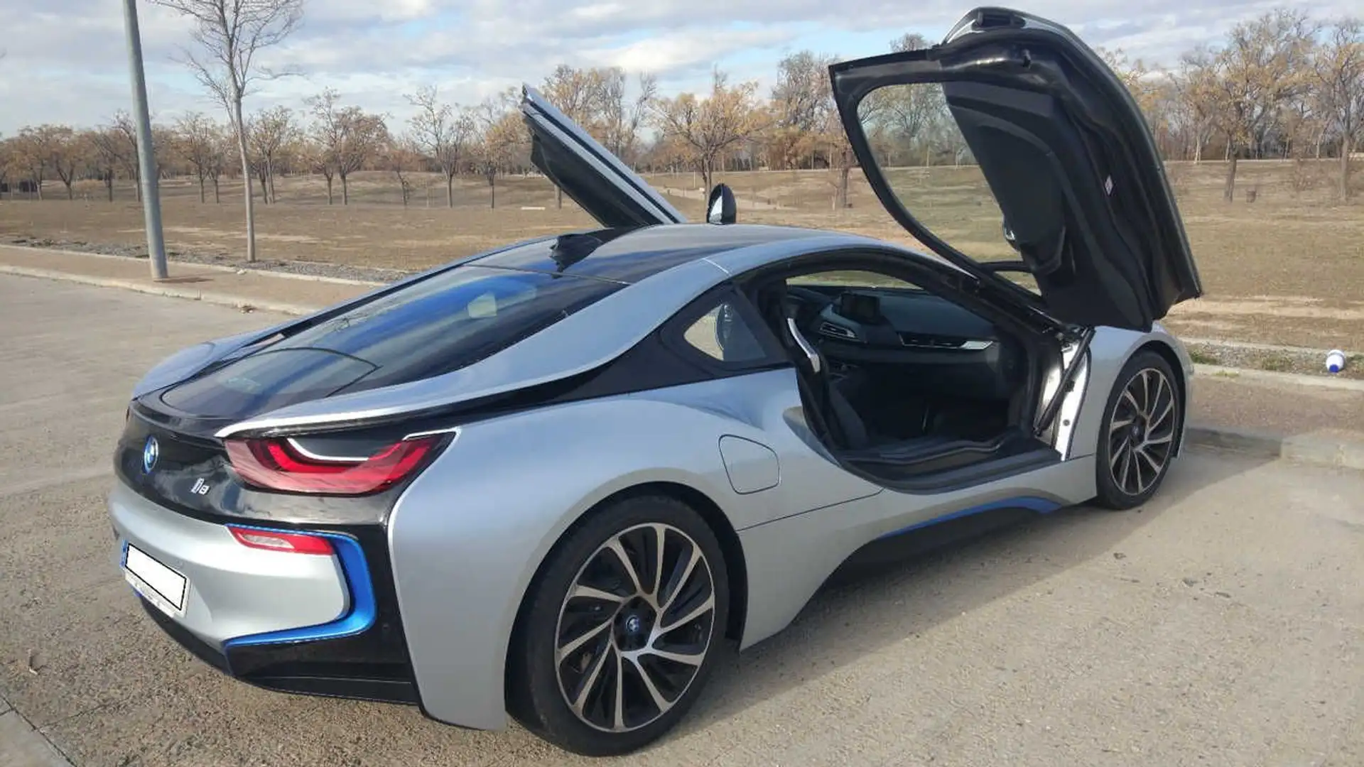 BMW i8 Plateado - 2